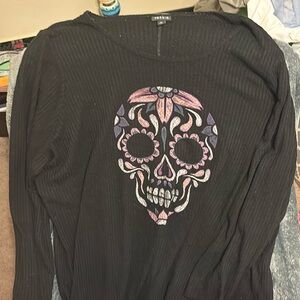 Torrid skull shirt like new